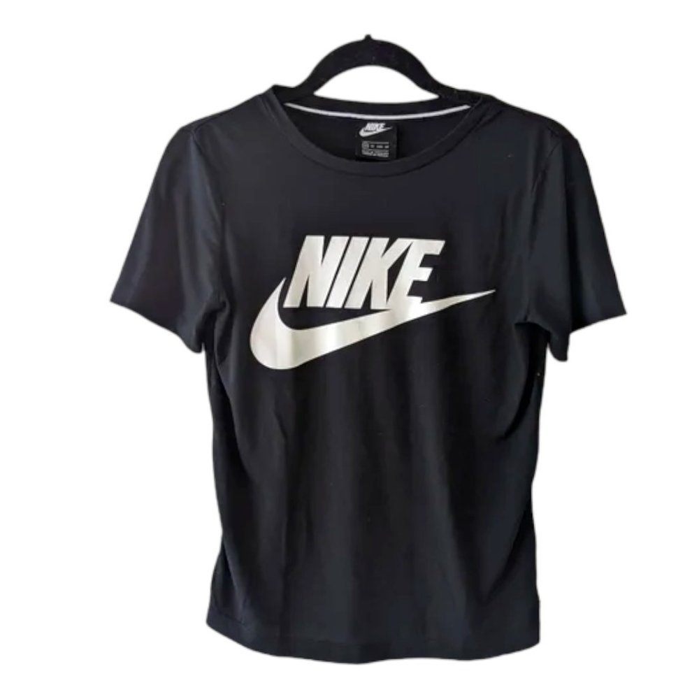 Nike Sportswear Women's Essential Futura Icon T Shirt Size XS